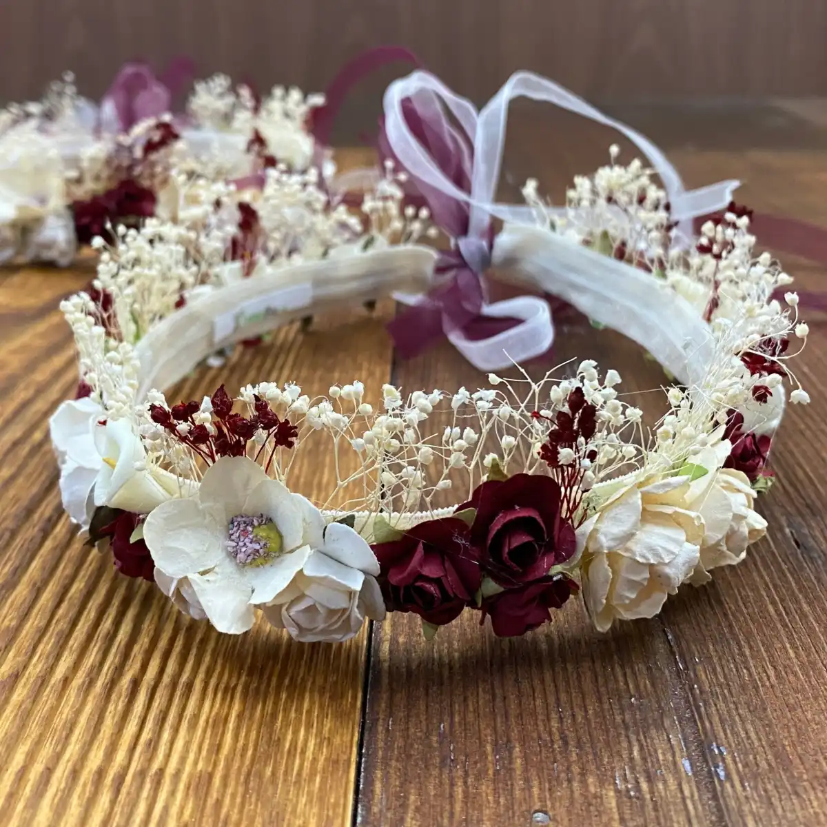 Corona Beige y Vino con Flores 1 Corona Beige y Vino con Flores
