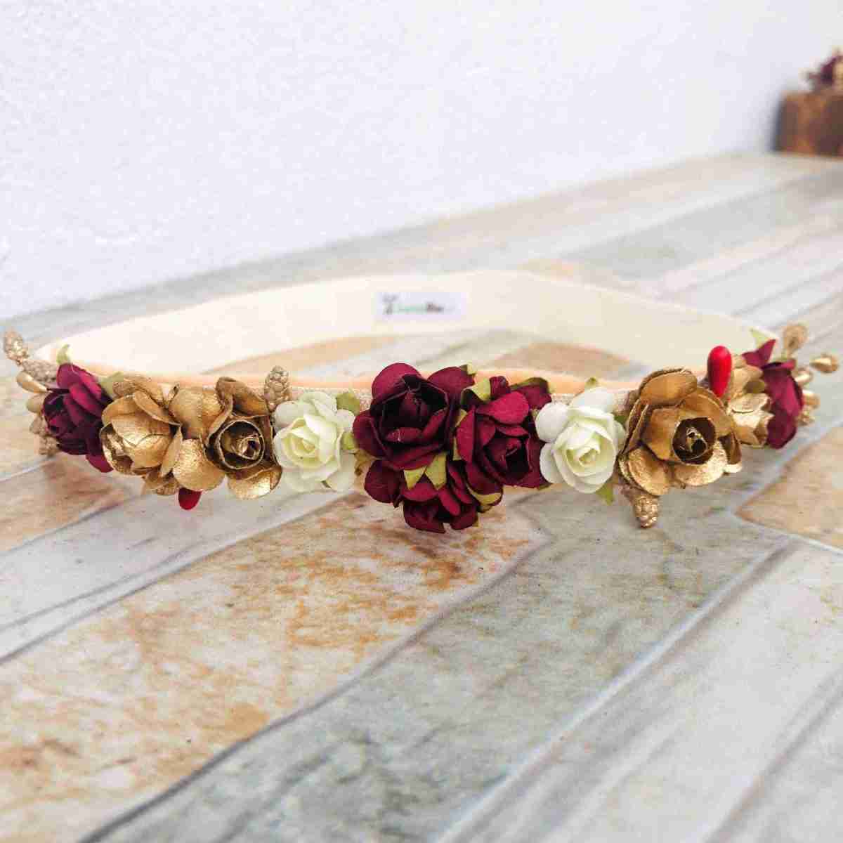 Vincha Beige con Flores Vino, Beige y Dorado Berenice 1 Vincha Beige con Flores Vino, Beige y Dorado Berenice