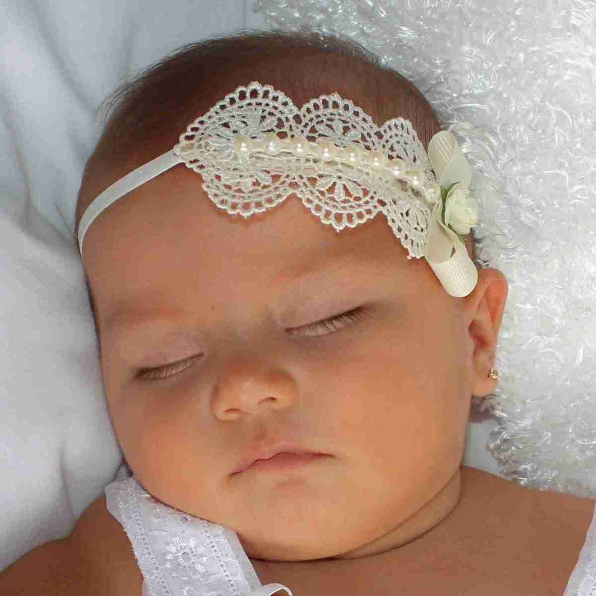 Vincha Beige de Encaje con Perlas Becca 2 Vincha Beige de Encaje con Perlas Becca - Imagen 2