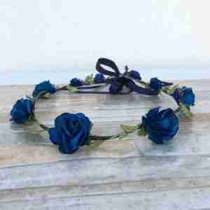 Corona Azul con Flores