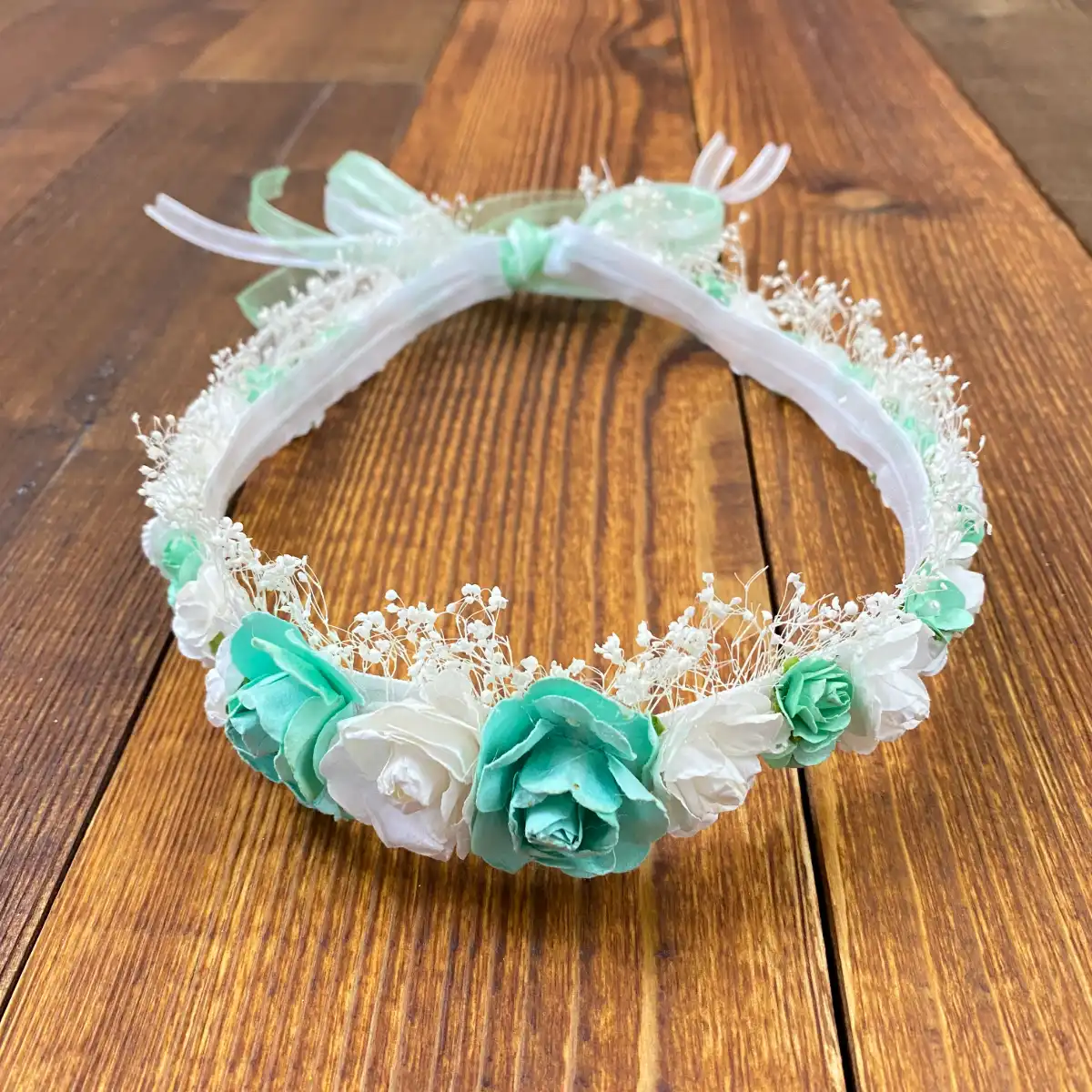 Corona Blanca y Menta con Flores 2 Corona Blanca y Menta con Flores