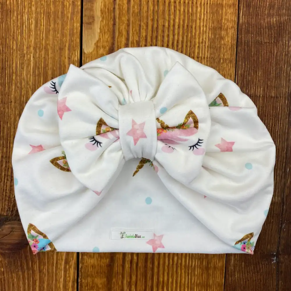 Turbante Blanco Unicornio Estampado con Lazo 1 Turbante Blanco Unicornio Estampado con Lazo