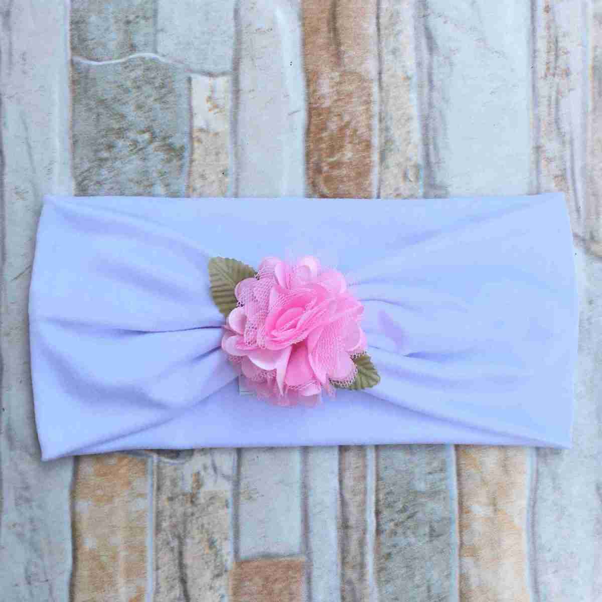 Vincha Turbante Blanca con Flor Rosada 1 Vincha Turbante Blanca con Flor Rosada