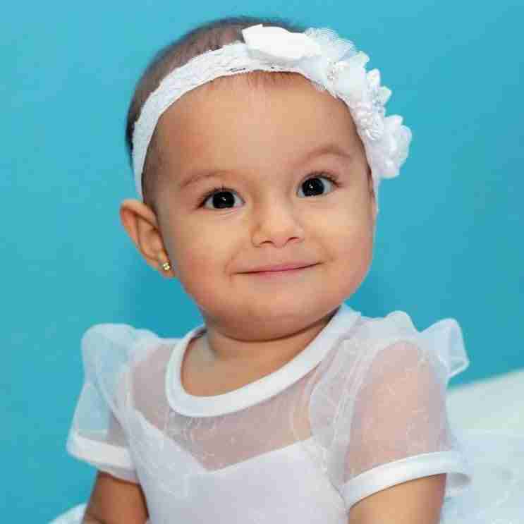 Vincha Blanca Alexia Delgada 3 Vincha Blanca Alexia Delgada - Imagen 3