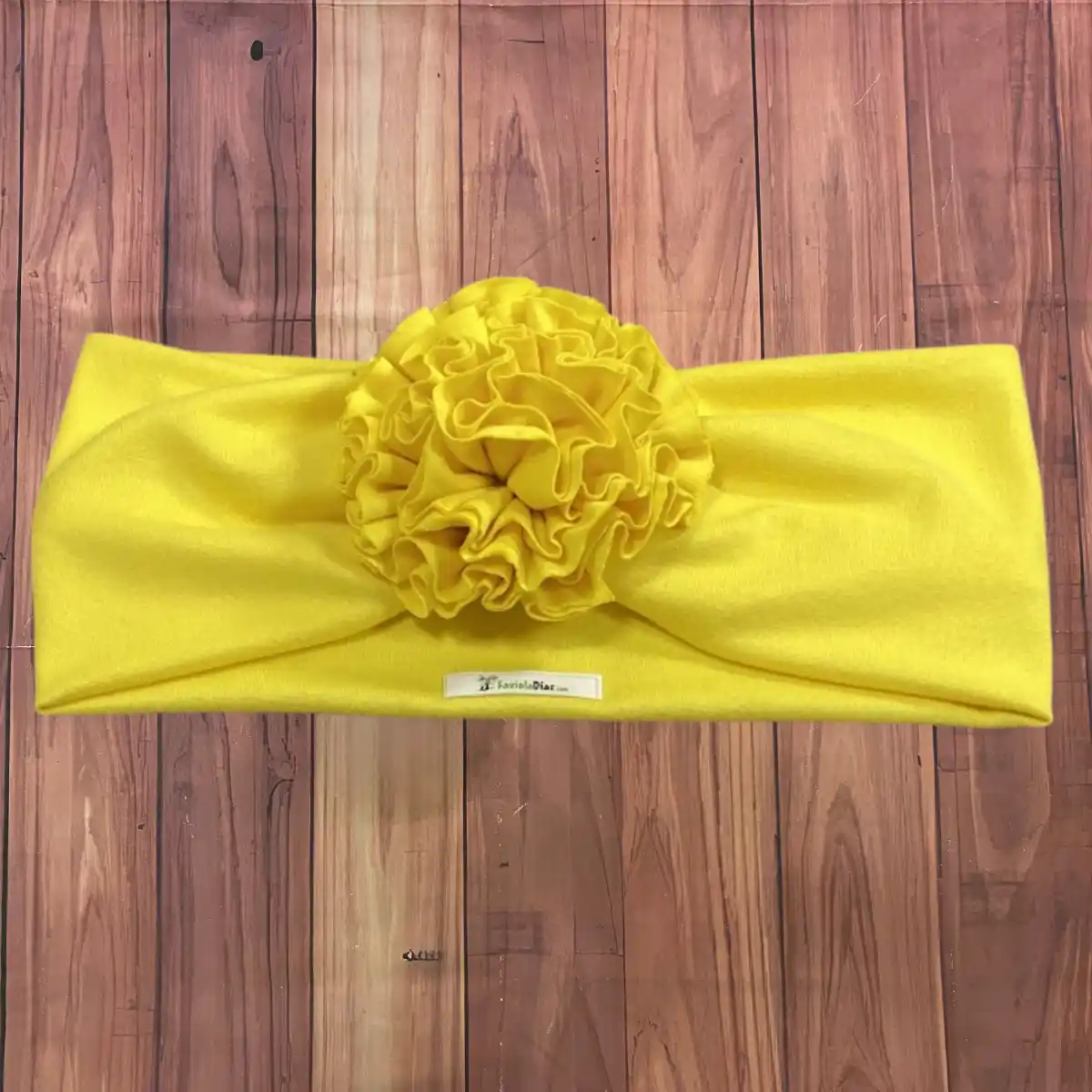 Vincha Amarilla Turbante con Flor Plisada 1 Vincha Amarilla Turbante con Flor Plisada