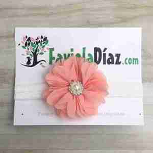 Vincha Blanca y Coral con Flor Alesandra