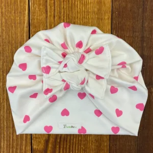 Turbante Blanco con Corazones Rosados de Nudos