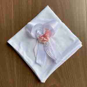 Paño Blanco y Rosado para Bautizo de Flores con Perlas Belén