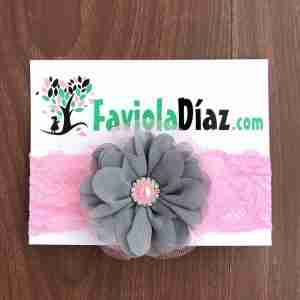 Vincha Rosada de Encaje con Flor Gris Alesandra
