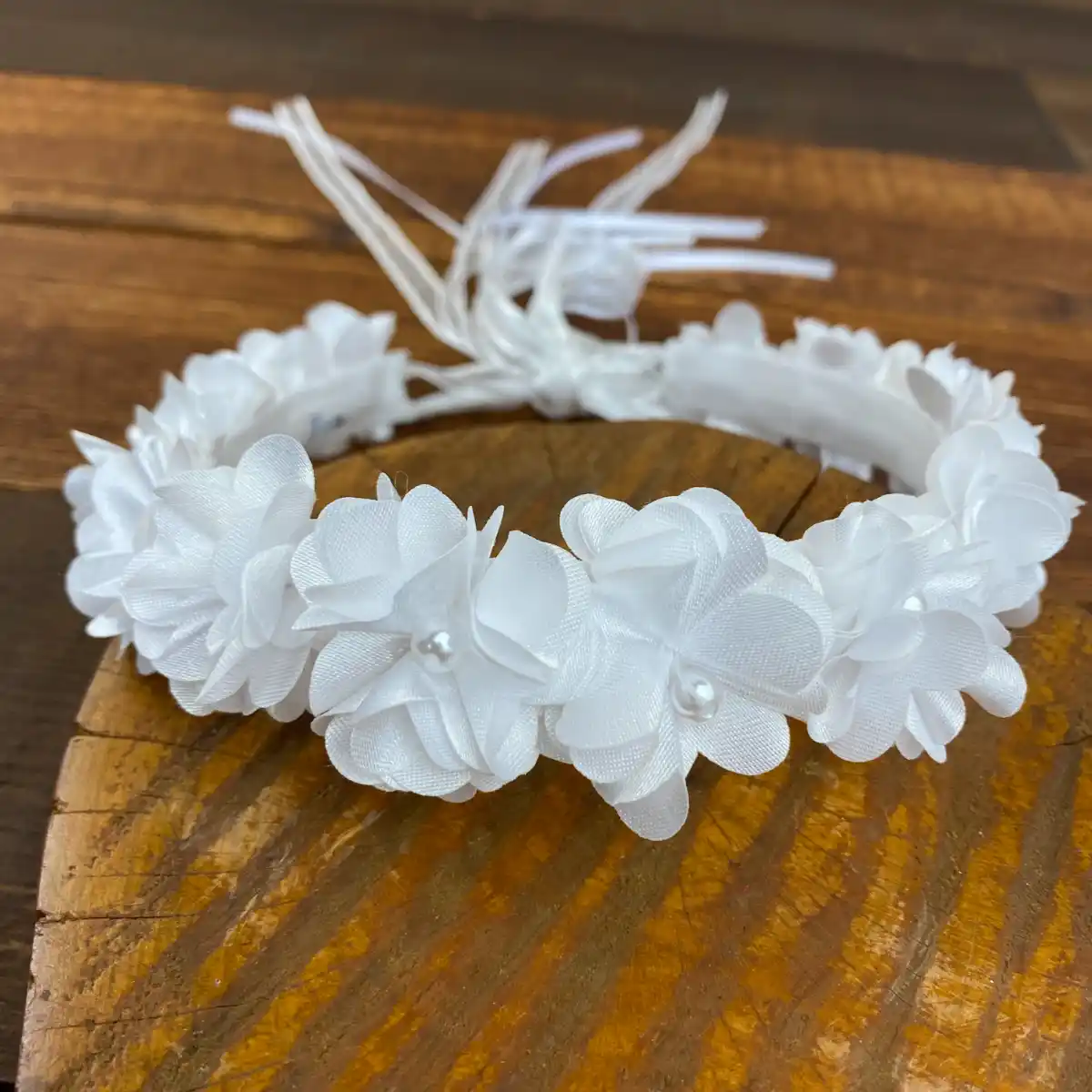 Corona Blanca con Flores con Perlas Belén Comunión 1 Corona Blanca con Flores con Perlas Belén Comunión