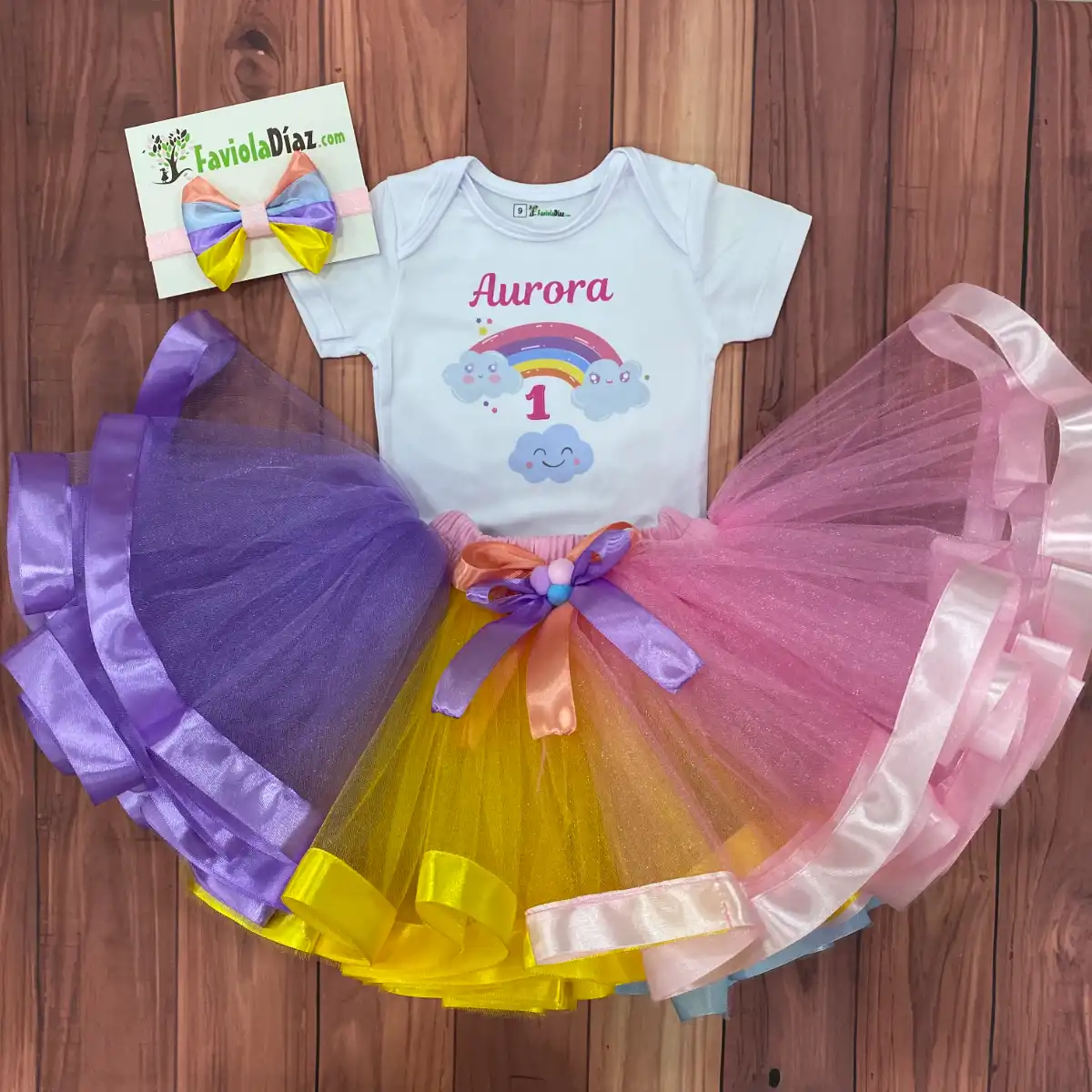 Set de Vincha, Tutu y Mameluco Multicolor de Arcoíris 1 Set de Vincha, Tutu y Mameluco Multicolor de Arcoíris