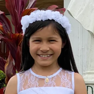 Corona Blanca con Flores con Perlas Renata