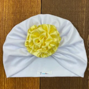 Turbante Blanco con Flor Amarilla Yoyo