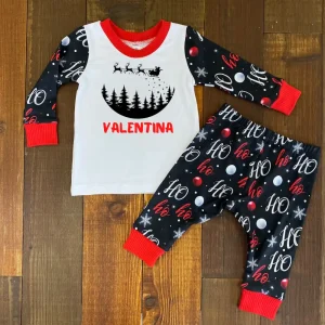 Pijama Navideña Ho Ho Ho con Trineo de Santa Claus y Nombre