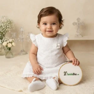 Vestido Betania Blanco con Mangas y Flor Belén