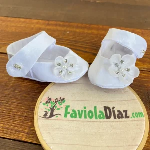 Zapatitos Antonella Blancos con Flor