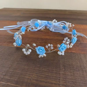 Corona Plateada de Perlas con Flores Celestes Courtney