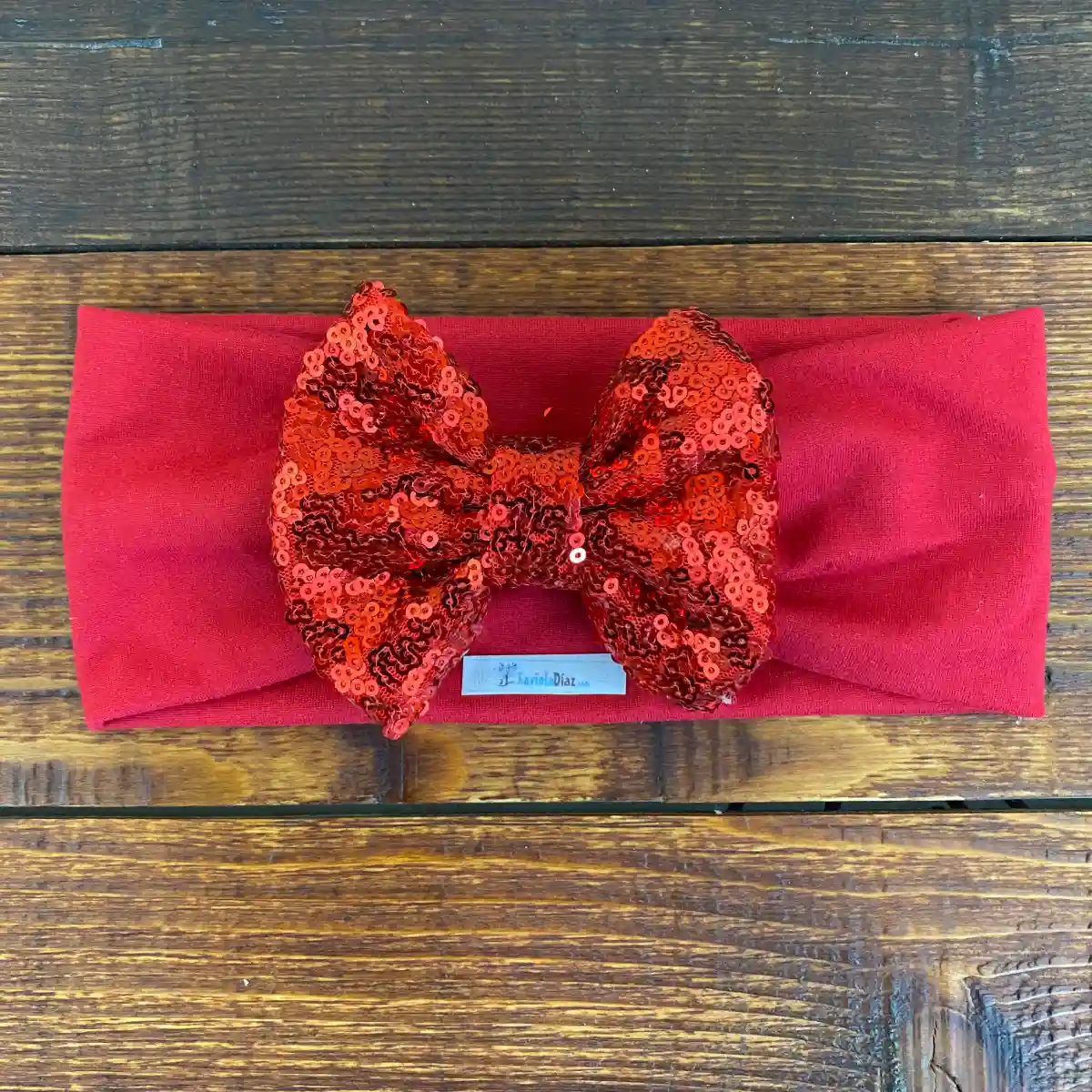 Vincha Turbante Roja con Lazo de Lentejuelas Alondra 2 Vincha Turbante Roja con Lazo de Lentejuelas Alondra - Imagen 2