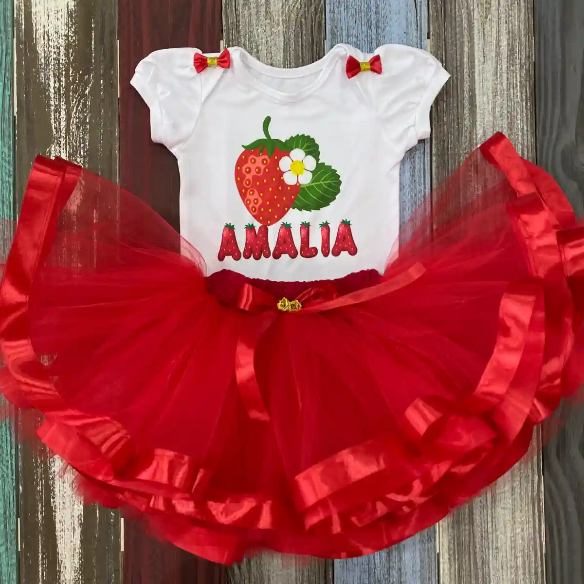 Set de Mameluco con Mangas Bombachas y Tutu alusivo a Fresa 1 Set de Mameluco con Mangas Bombachas y Tutu alusivo a Fresa