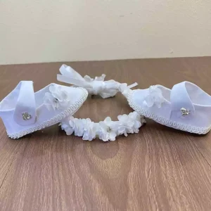 Corona-Blanca-con-Flores-con-Perlas-Belen.webp