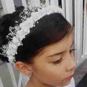 Corona Blanca con Flores Celina