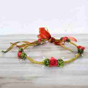 Corona Dorada, Roja y Verde con Flores