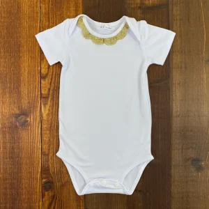 Mameluco Blanco con Encaje Dorado