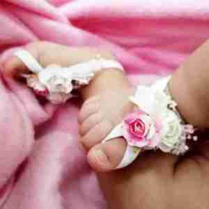 Sandalias Pie Descalzo Blancas y Rosadas con Flores
