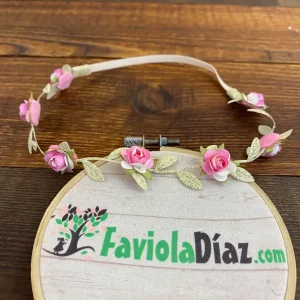 Vincha Dorada Griega con Flores Rosadas