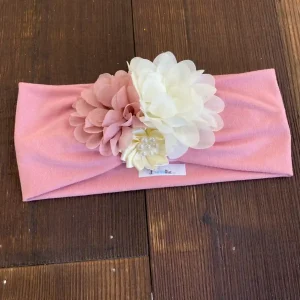 Vincha Palo Rosa y Beige Turbante con 3 Flores Beatrix