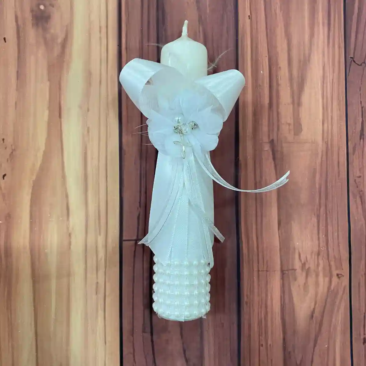 Vela Capitolio Ascensión Blanca con Flor, Plumas y Perlas 1 Vela Capitolio Ascensión Blanca con Flor, Plumas y Perlas