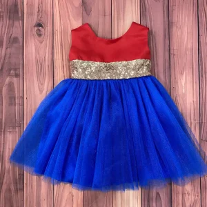 Vestido Rojo, Azul y Dorado