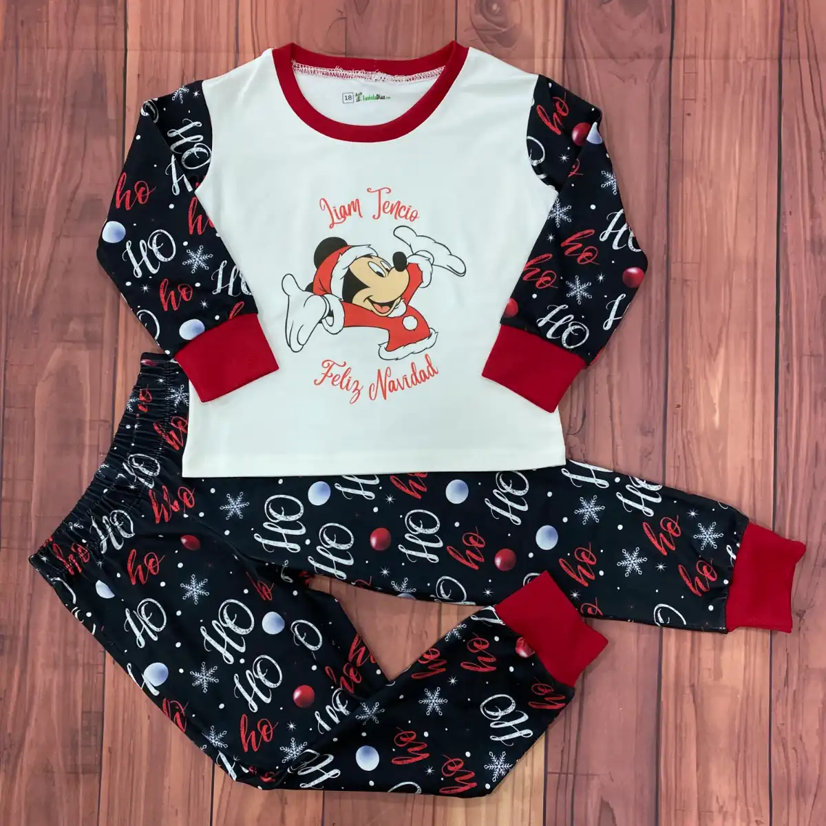 Pijama Navideña Ho Ho Ho con Mickey y Nombre 1 Pijama Navideña Ho Ho Ho con Mickey y Nombre