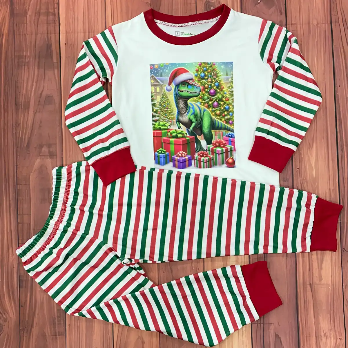 Pijama Navideña Roja y Verde con Dinosaurio 1 Pijama Navideña Roja y Verde con Dinosaurio
