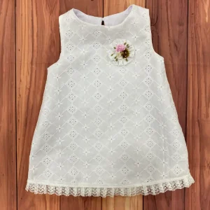 Vestido Blanco Betania con Mangas y Flores Blancas Doradas y Rosada Berenice