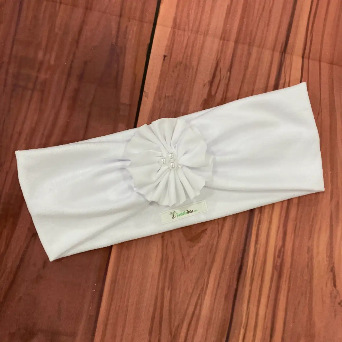 Vincha Turbante Blanca con Flor Gretta 1 Vincha Turbante Blanca con Flor Gretta