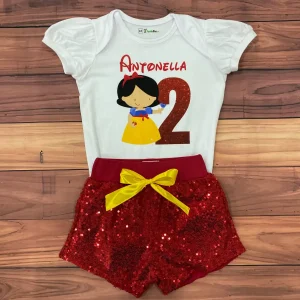 Set de Mameluco con mangas Bombachas y Short Rojo de Lentejuelas alusivo a Blanca Nieves