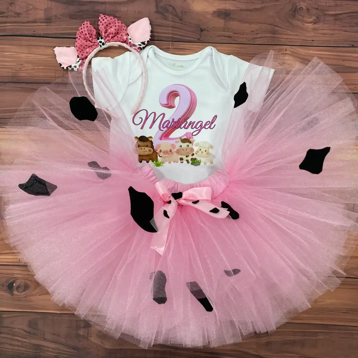 Set de Diadema con Orejitas, Tutu y Mameluco Rosado alusivo a Granja 1 Set de Diadema con Orejitas, Tutu y Mameluco Rosado alusivo a Granja