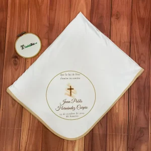 Cobija para Bautizo Blanca y Beige