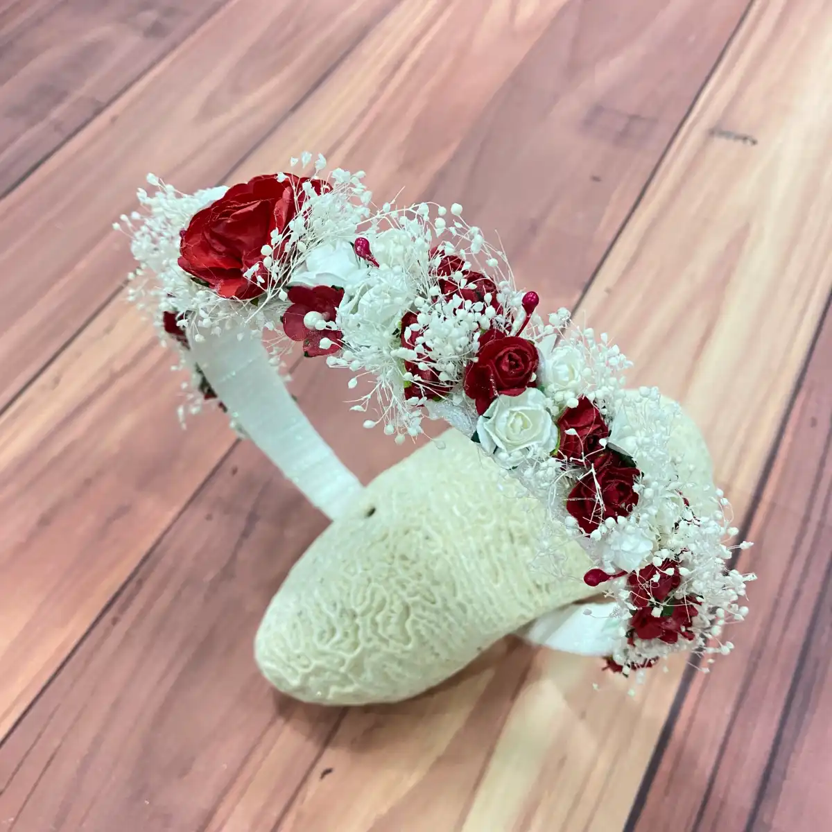 Diadema Blanca y Roja con Flores Brenda 1 Diadema Blanca y Roja con Flores Brenda