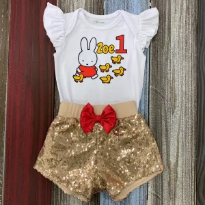 Set de Short Dorado de Lentejuelas y Mameluco con Mangas Aleteadas con Conejito y Patos