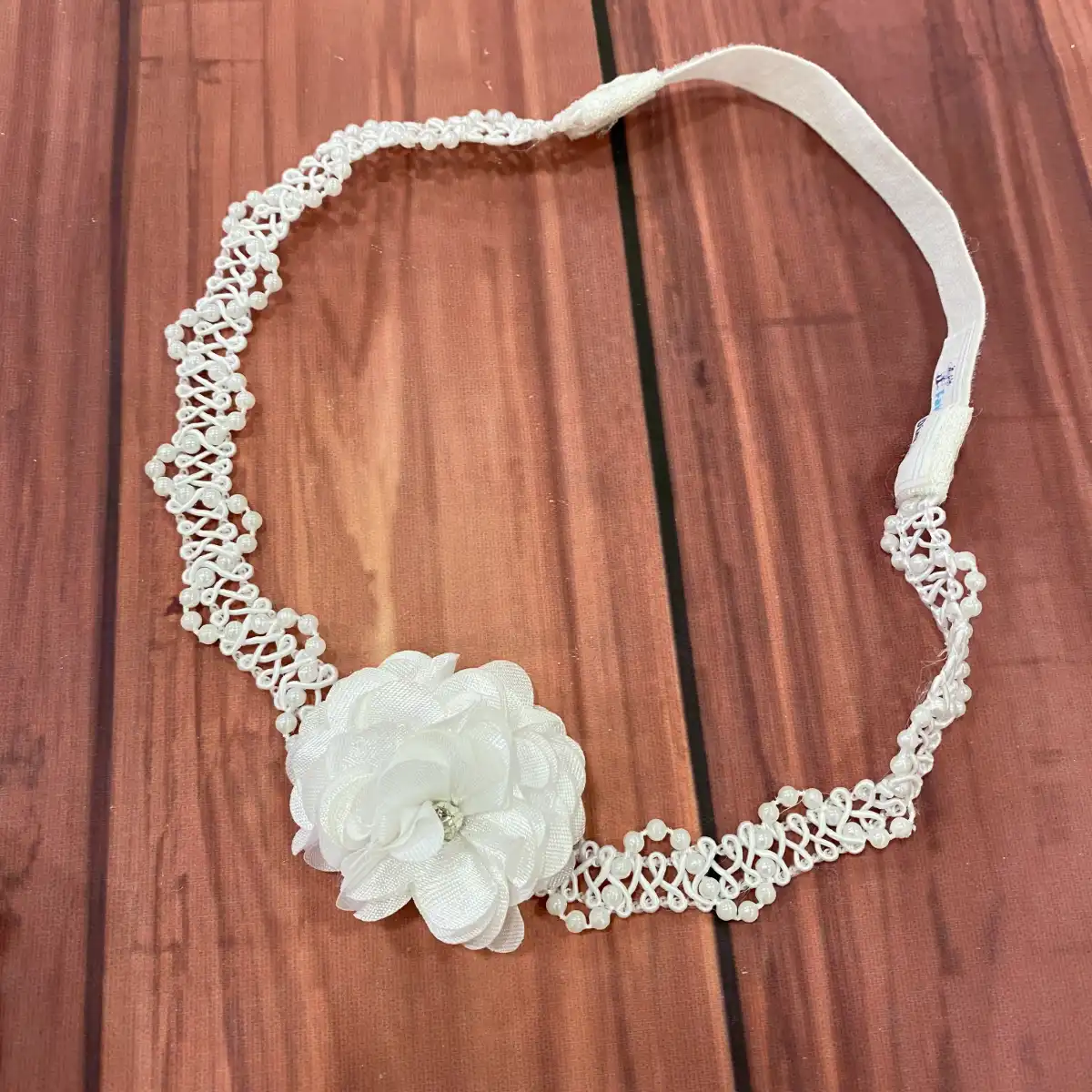 Vincha Blanca de Encaje Adelita con Flores Belén 1 Vincha Blanca de Encaje Adelita con Flores Belén