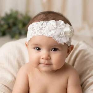 Vincha Blanca de Encaje Giannina con Flores Belén